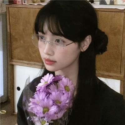 被控告的人封面
